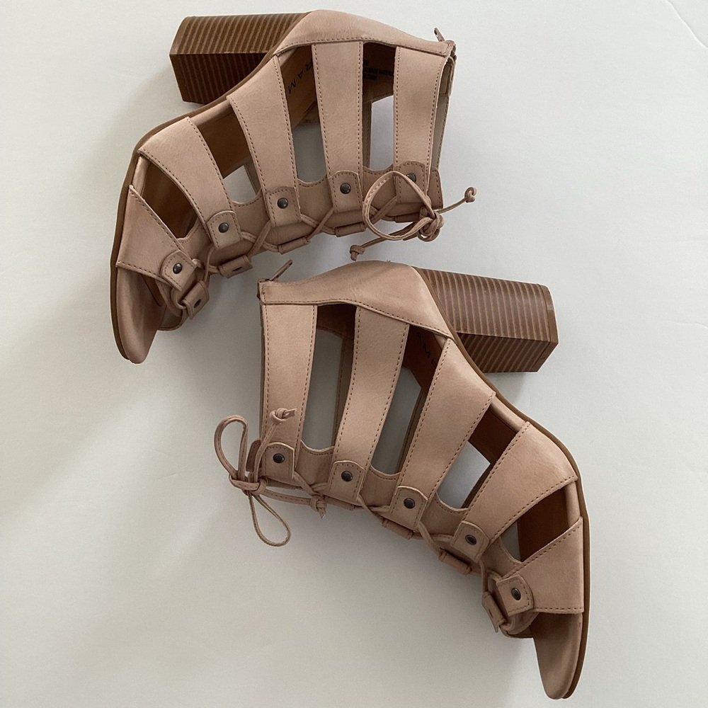 Rampage Valerie Women's Tan Lace-Up Sandals Size 9